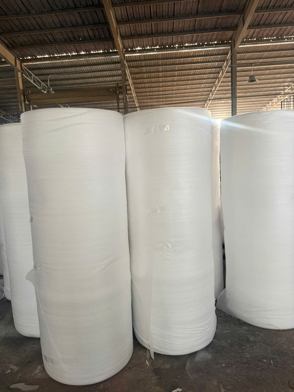 sốc foam trắng đen đỏ xanh vàng